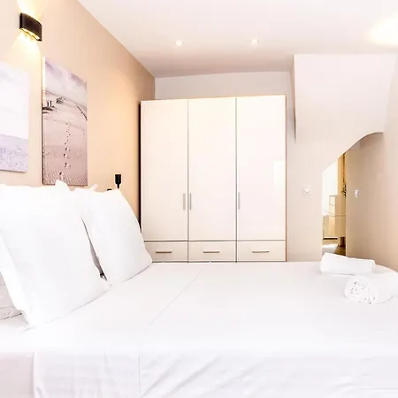 Апартаменти Le Sicardi-vue Mer-plage-centre Мантон