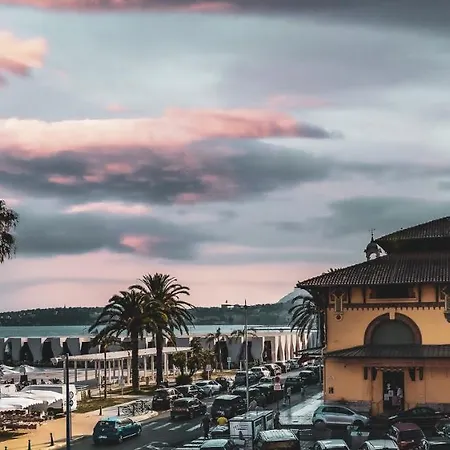Le Sicardi-vue Mer-plage-centre Апартаменти *
