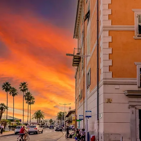 Le Sicardi-vue Mer-plage-centre Menton