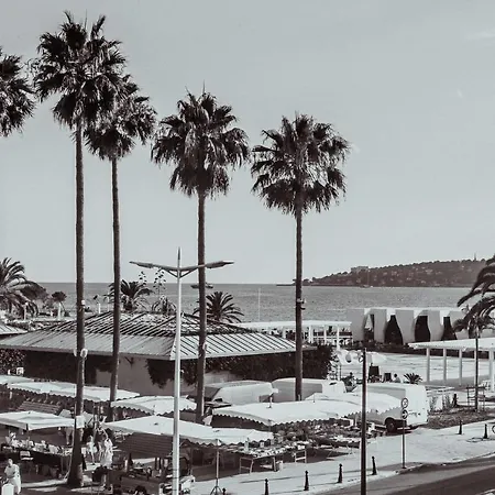 Le Sicardi-vue Mer-plage-centre